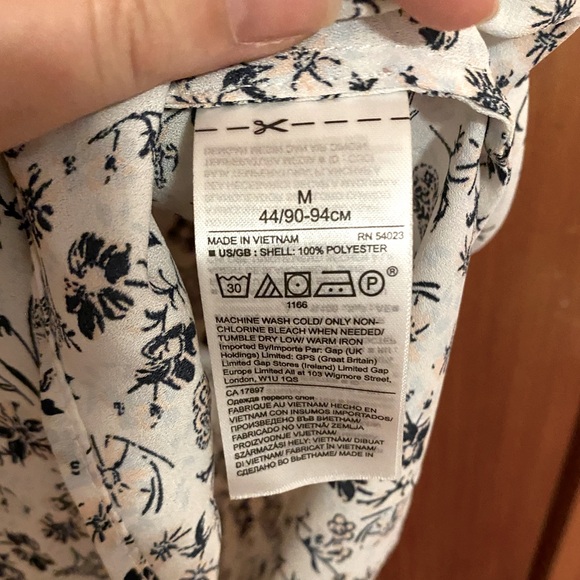 Banana Republic Floral sleeveless blouse - Picture 3 of 4